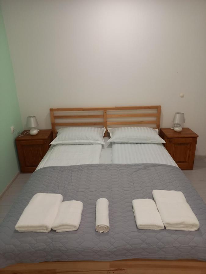 Oskar Amphitheater Apartments And Rooms With Free Parking Pula Quarto foto