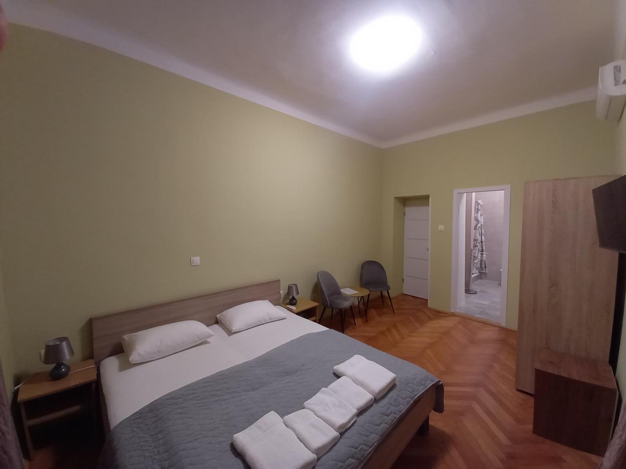 Oskar Amphitheater Apartments And Rooms With Free Parking Pula Quarto foto
