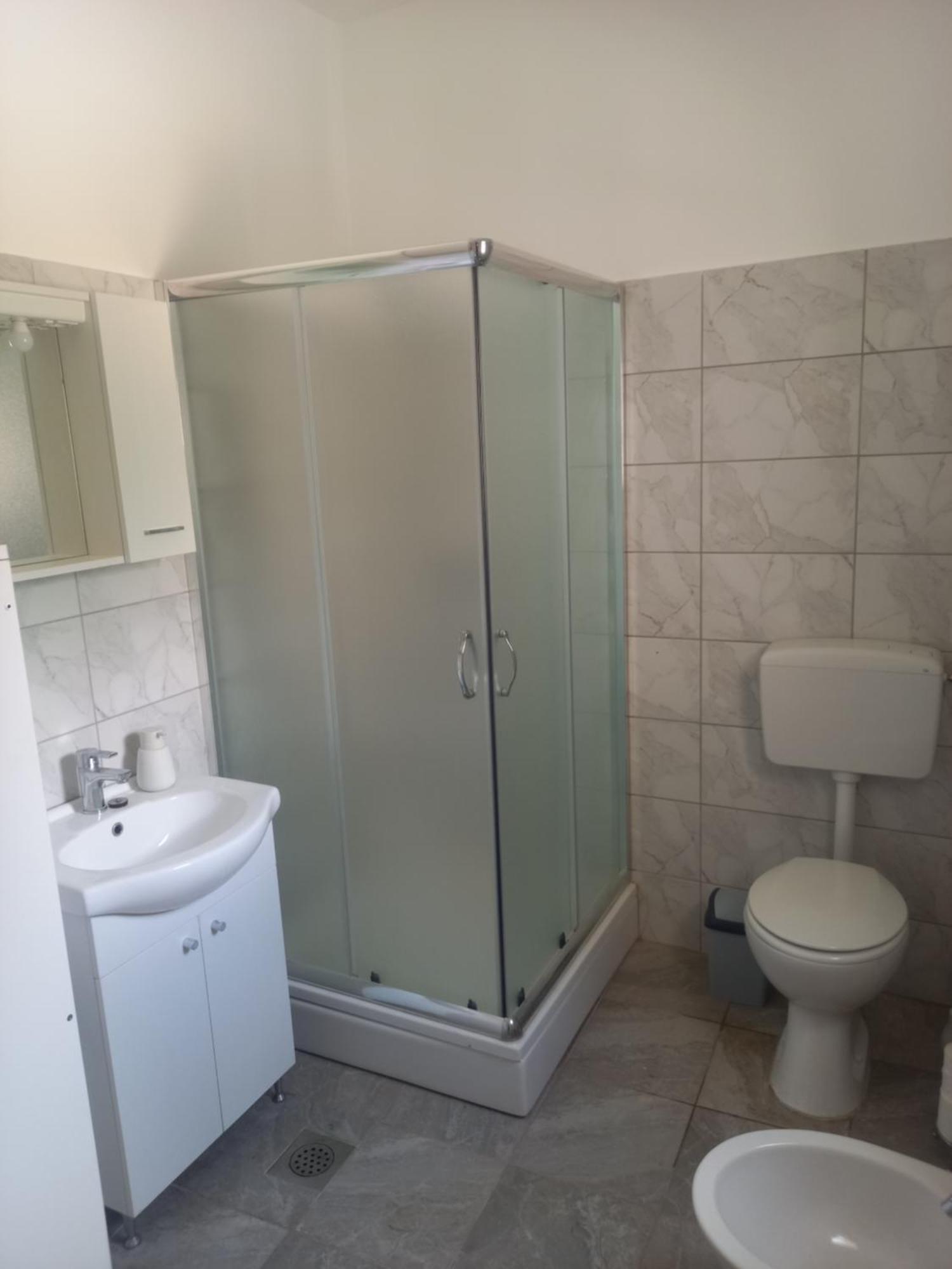 Oskar Amphitheater Apartments And Rooms With Free Parking Pula Quarto foto