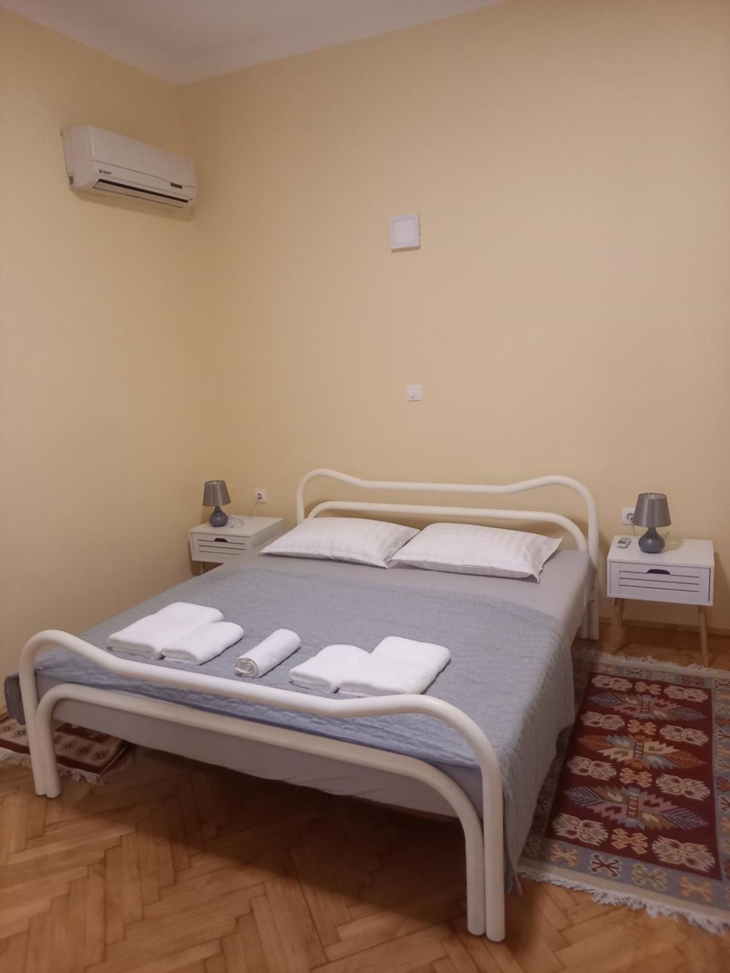 Oskar Amphitheater Apartments And Rooms With Free Parking Pula Quarto foto